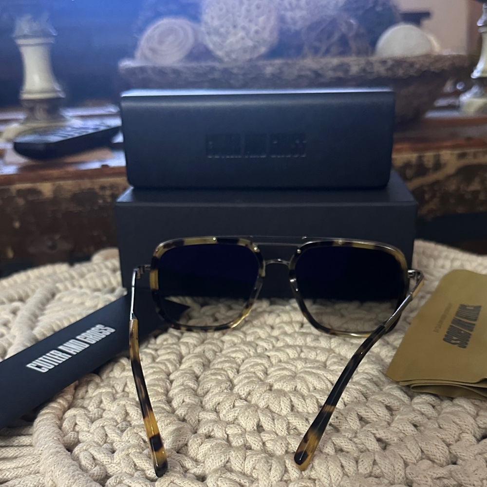 Cutler and Gross Tortoise Shell Sunglasses - Picture 4 of 11